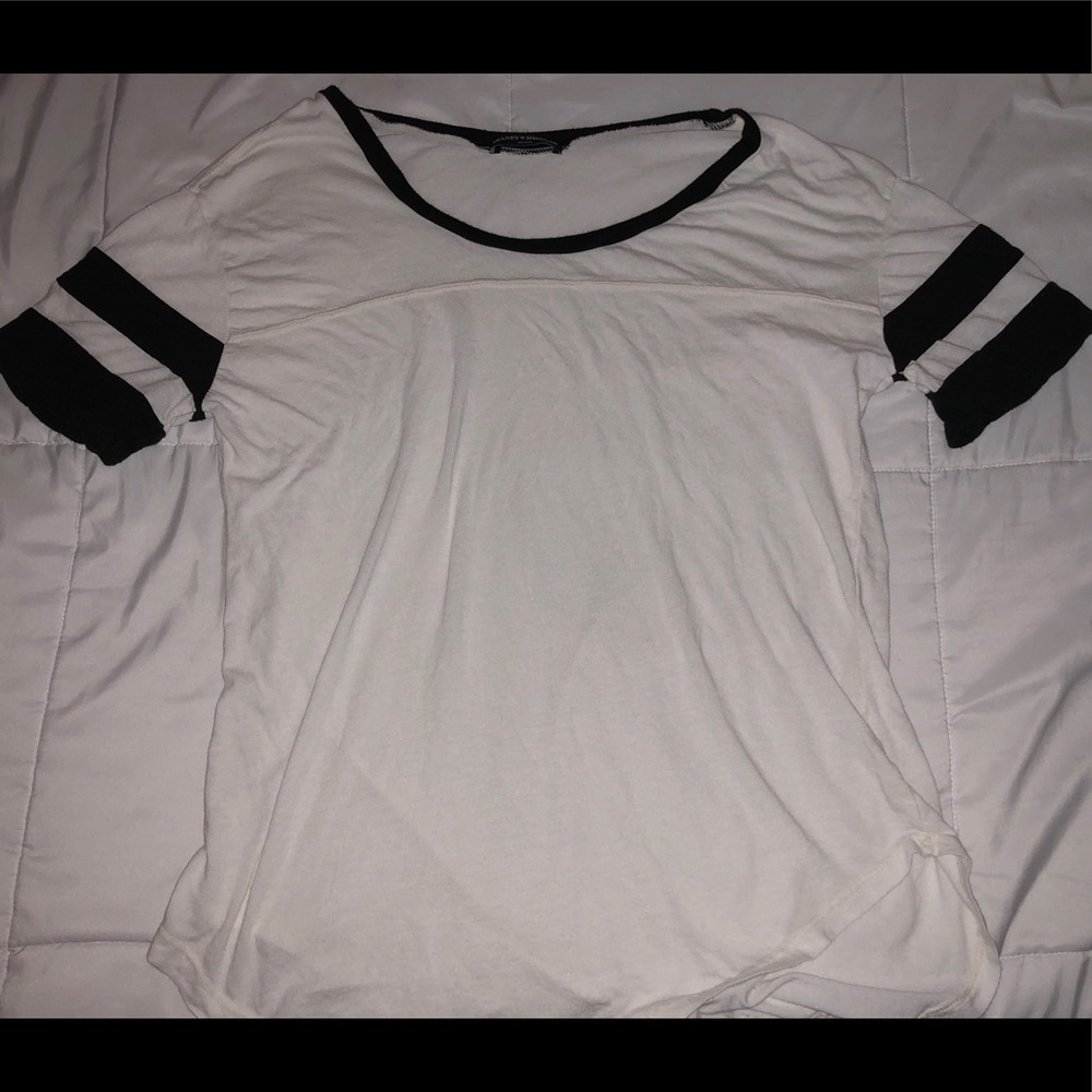 Brandy Melville oversized t shirt - Picture 3 of 5